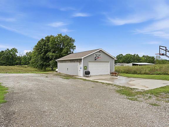 3rd image of 7433 Mabley Hill Rd