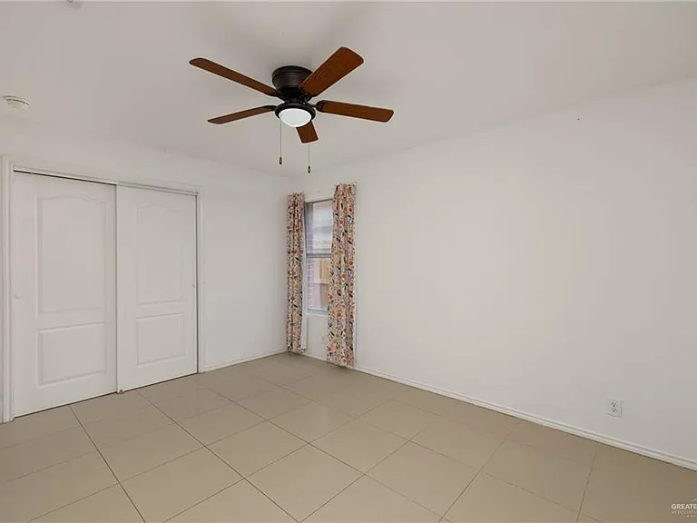 4705 Violet Ave — Photo 9