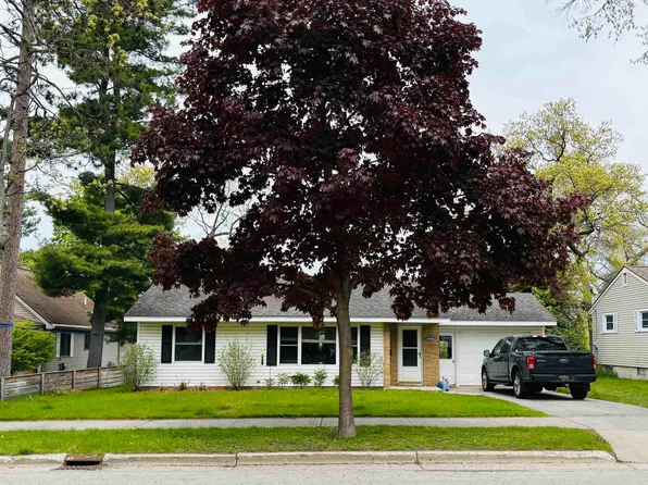 1031 E State St, Traverse City, MI 49686