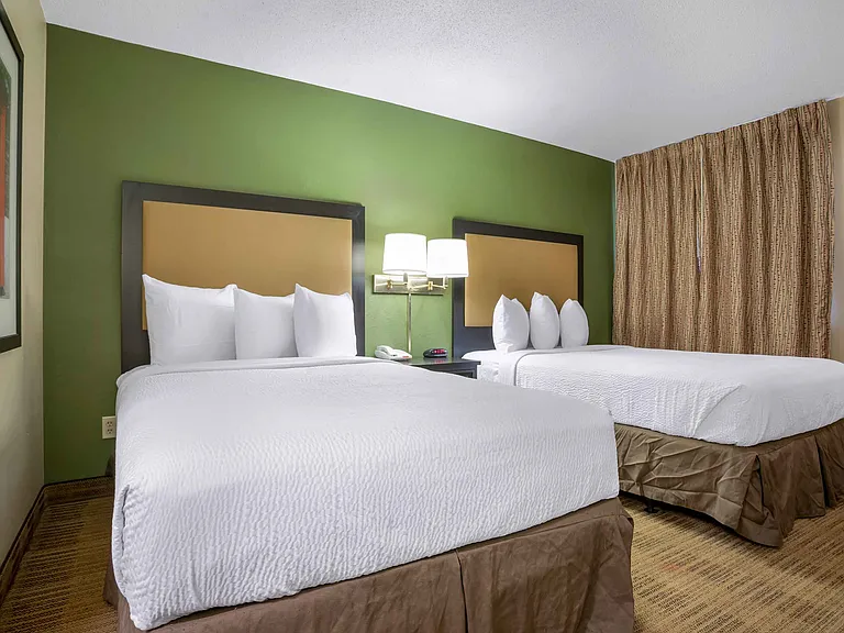 Studio Suite - 2 Full Beds