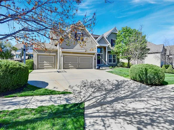 13284 High Dr, Leawood, KS 66209
