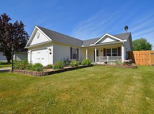 947 Beachfront Dr, Painesville, OH 44077