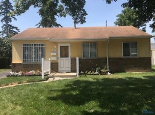 927 Ranch Dr, Toledo, OH 43607