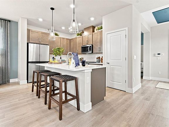 2nd image of 2807 CRIMSON CAP STREET