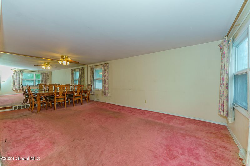 5th image of 37 Mapleridge Avenue