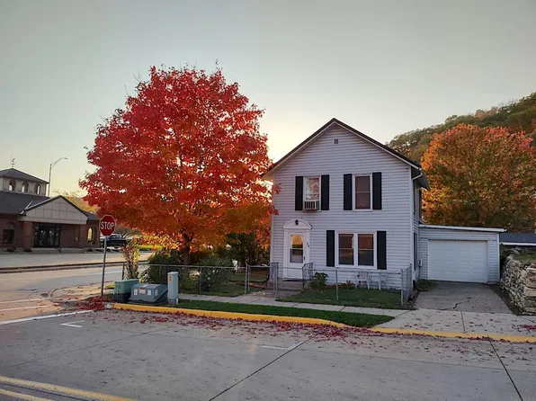 88 2nd St, Marquette, IA 52158