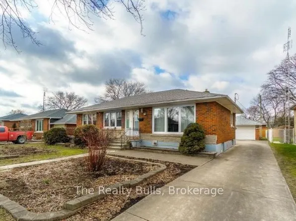 43 Barron St, Welland, ON L3C 2K4