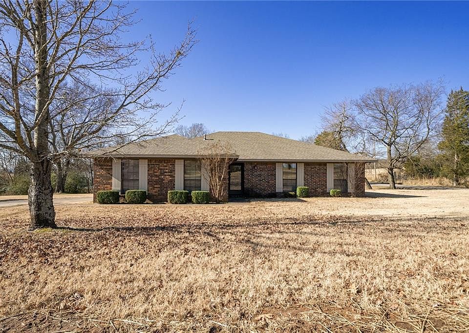 1st image of 2929 Meadow Creek Way