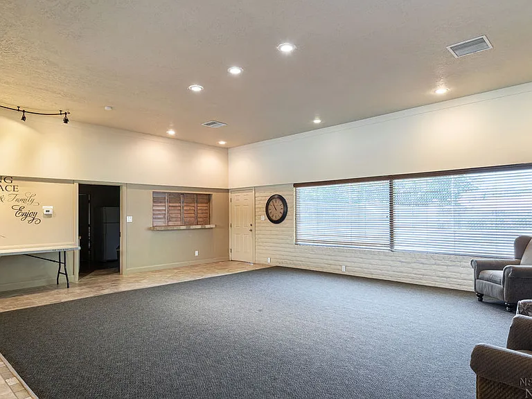 545 S Valley View Dr #137 — Photo 25