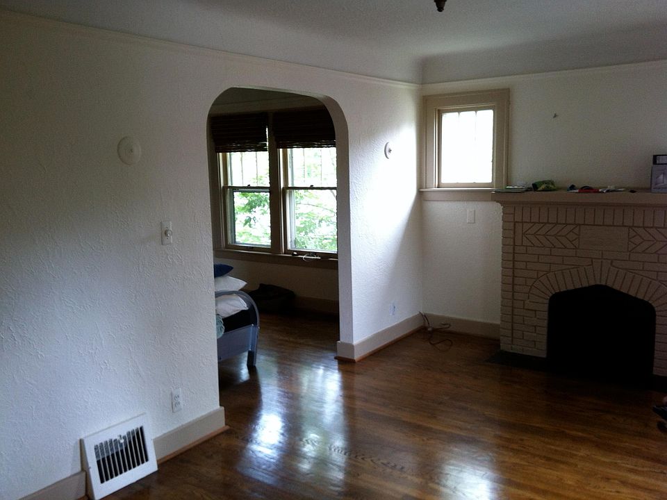 2nd image of 1039 Stanley Blvd #2