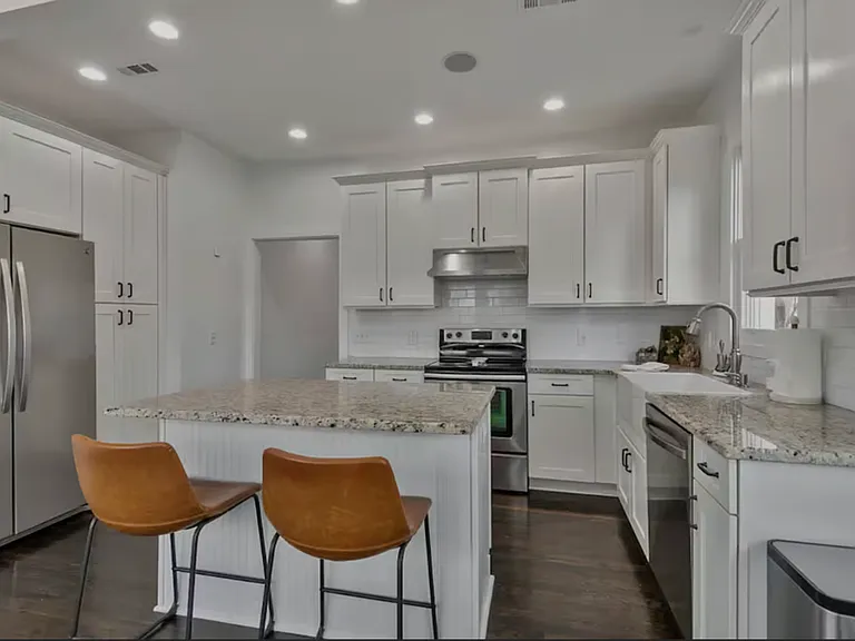 Roycroft Pl — Photo 10