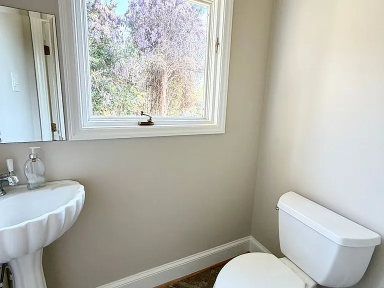 321 Cove View Ct — Photo 19