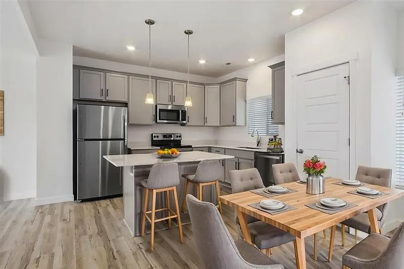 249 E Fort Union Blvd #16