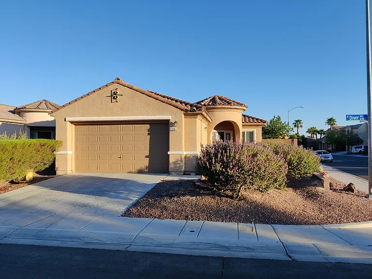 6938 Diver Ave — Photo 1