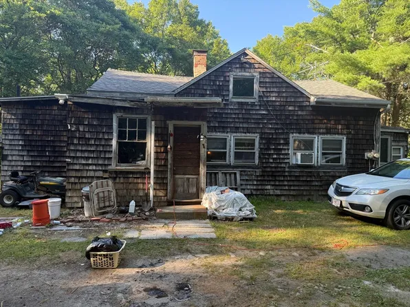 342 Hilton Ln, Swansea, MA 02777