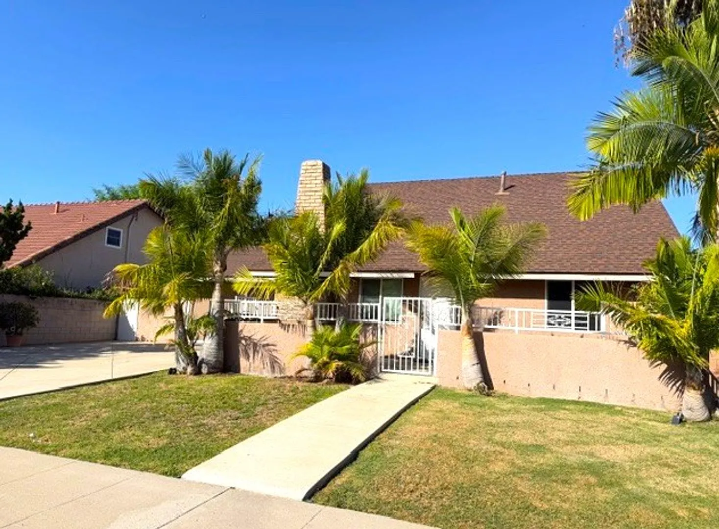 Coming Soon Beautiful 4-Bedroom Orange Home, Just In Time For The Holidays! — Photo 1