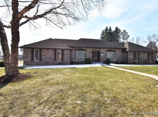 1630 Kenilworth Pl, Aurora, IL 60506