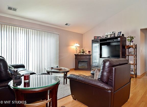 2nd image of 209 Charleston Ct Unit 8