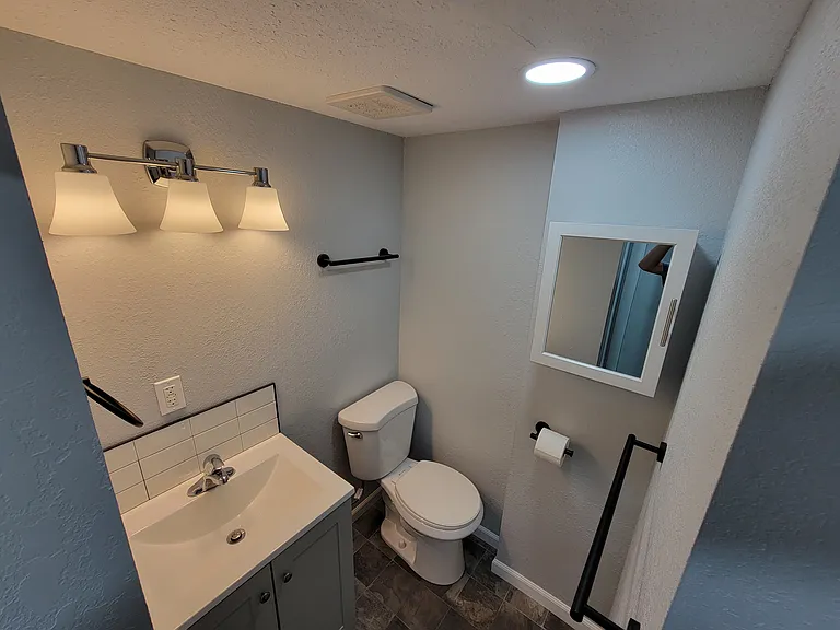 1629 E Pacific Ave #BASEMENT — Photo 9