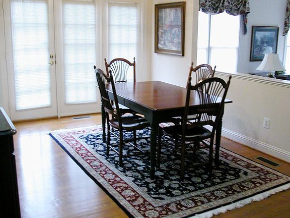 Eating Area off kitchen