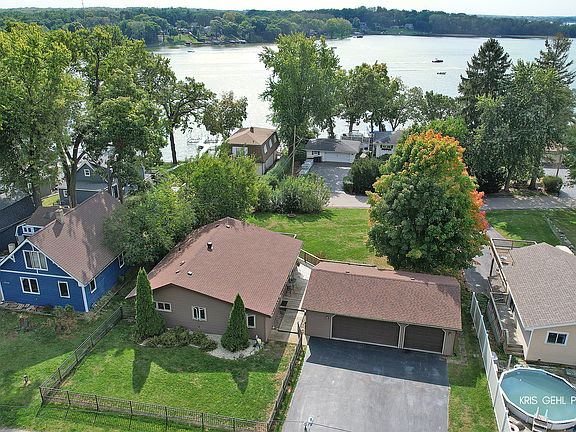 3rd image of 25437 W Richmond Ave
