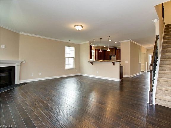 3rd image of 528 Olsen Dr