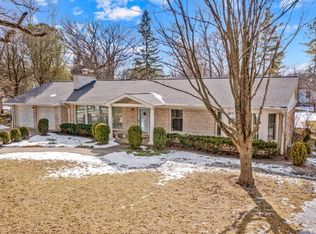 1441 Fairway Dr, Lake Forest, IL