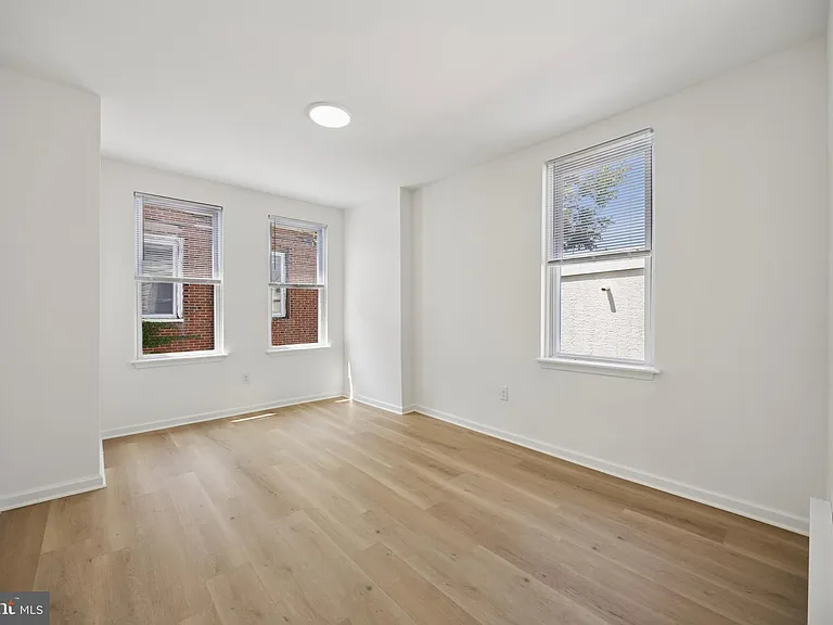 278 S 60th St — Photo 12