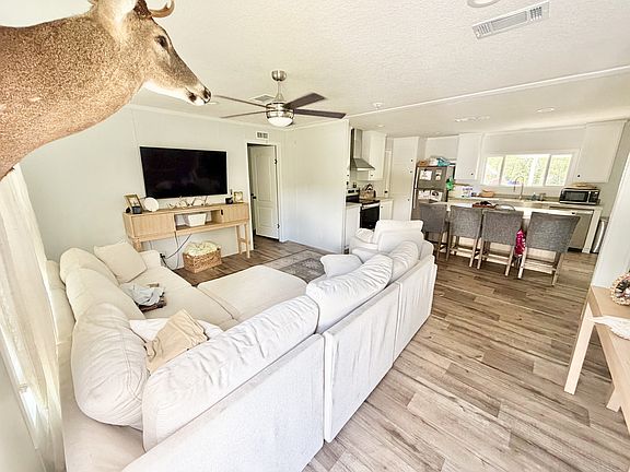 4th image of 5250 Hummingbird Ln