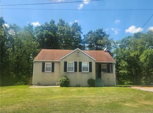 16 Jantosik St, Leechburg, PA 15656