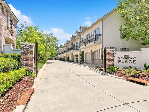 3rd image of 827 Autumn Pl APT 103