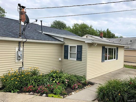 2nd image of 376 Claremont Ave