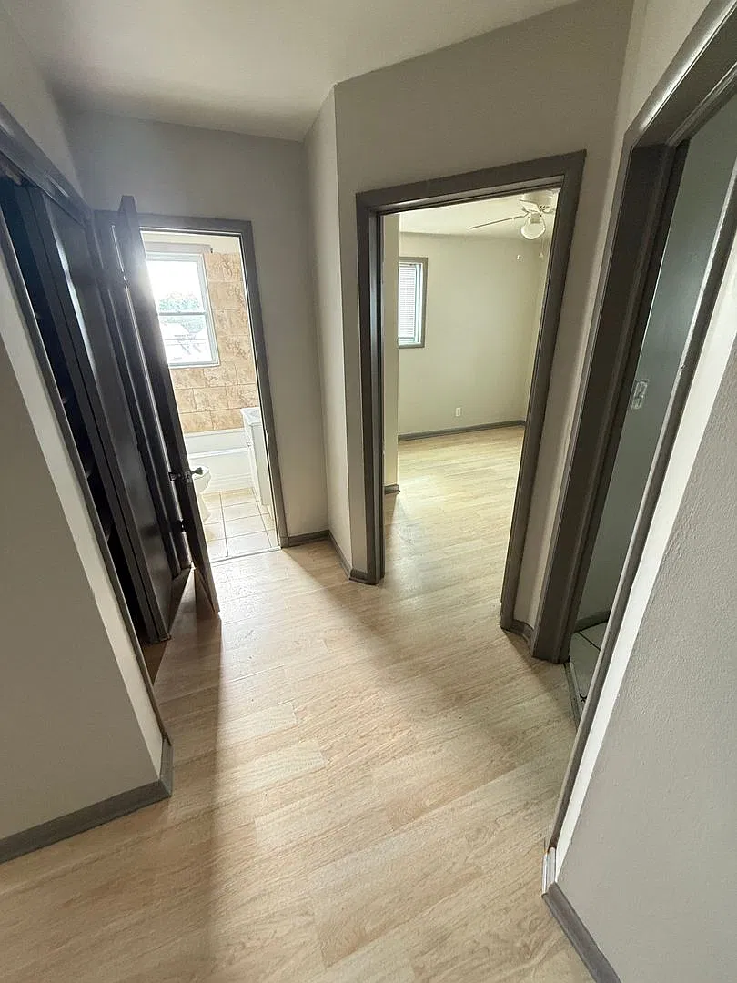 3407 Frankford Ave — Photo 2