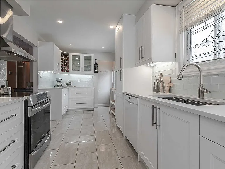 2406 Kirstie Ct — Photo 2