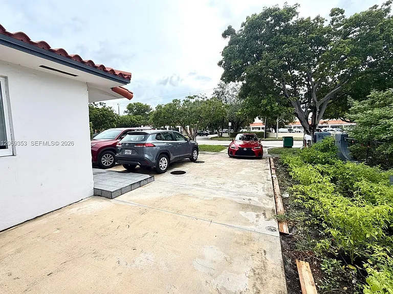 931 SW 82nd Ave #3 — Photo 10