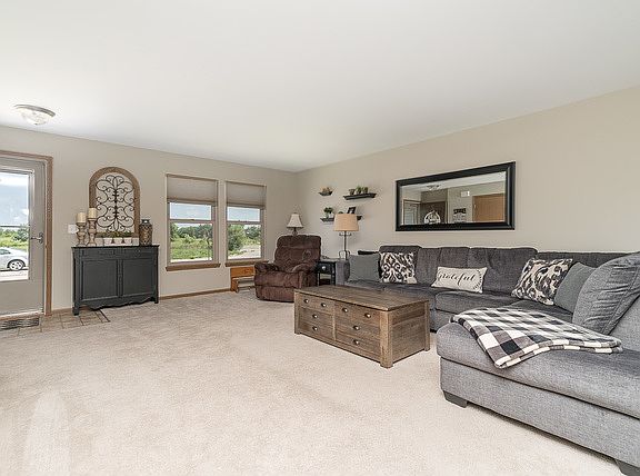 5th image of 615 E Campbell Dr