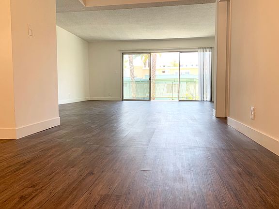 4th image of 3772 Lockland Dr #21