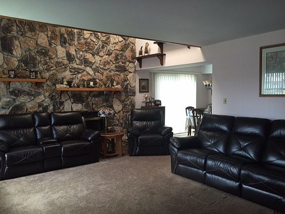 5th image of 15629 Erin Ln