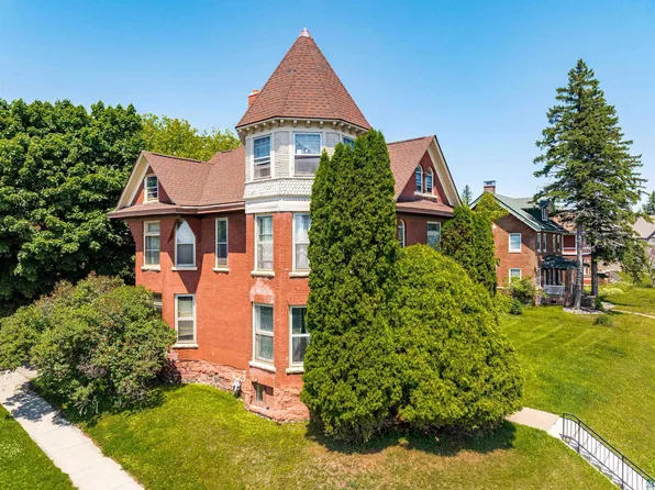 1801 E 4th St, Duluth, MN 55812