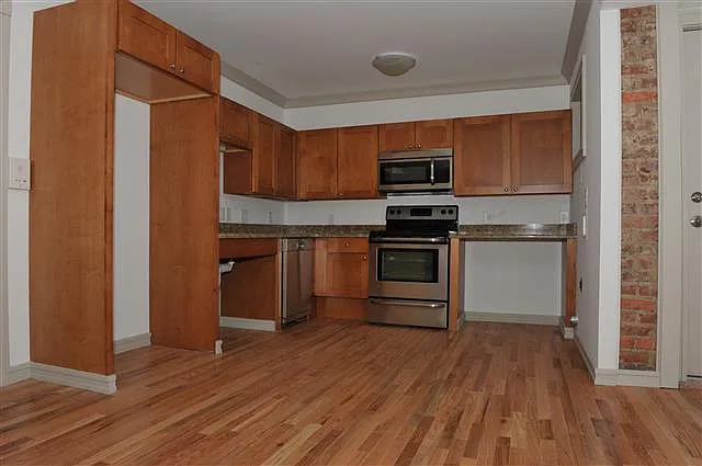 916 W Trinity Ave — Photo 8