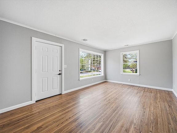 5th image of 2419 N Norwood Pl
