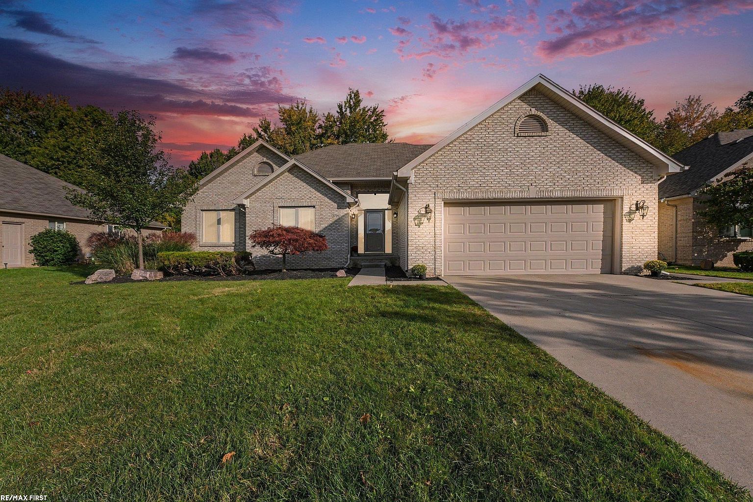 37287 Willow Creek Ln, photo 1