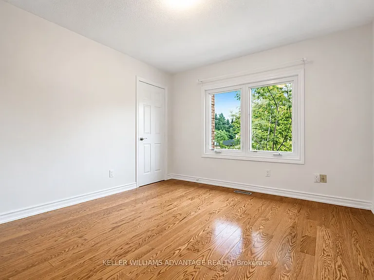 73 Highglen Ave — Photo 12