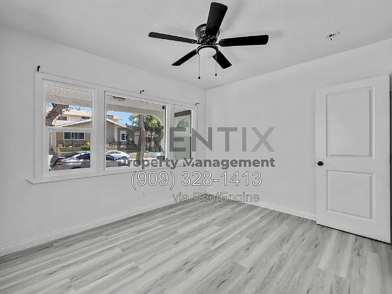 1921 Junipero Ave — Photo 22