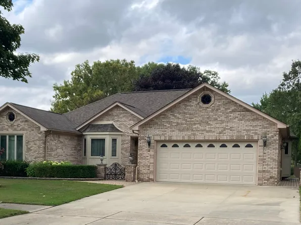 39821 Wilmette Dr, Sterling Heights, MI 48313