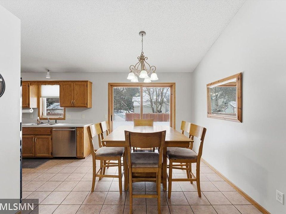 1st image of 23152 Gladiola St NW