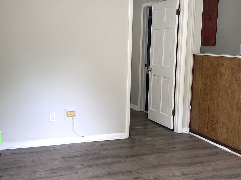 1st image of 8727 Bellrose Ave #1
