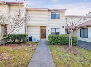 1068 Country Ct, Lawrenceville, GA 30044