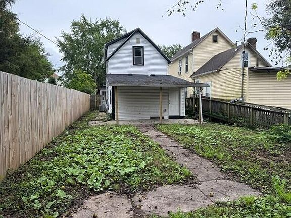 4th image of 863 Carpenter St