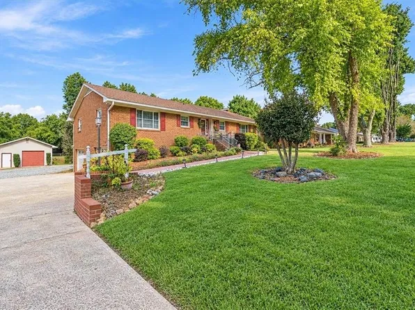 5172 Nicole Rd, Kernersville, NC 27284